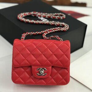 Classic CHANEL Bag: A Stylish and Versatile Choice for Elegance
